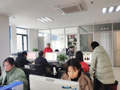 臻美 以教育咨詢服務為舟，為迷途少年點亮歸航的燈塔